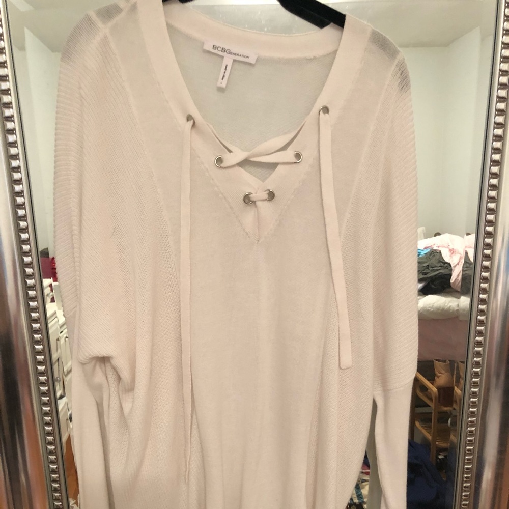 BCBG SWEATER